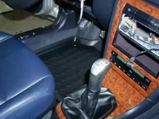 Резиновый коврик с защитными бортами CARBOX купить